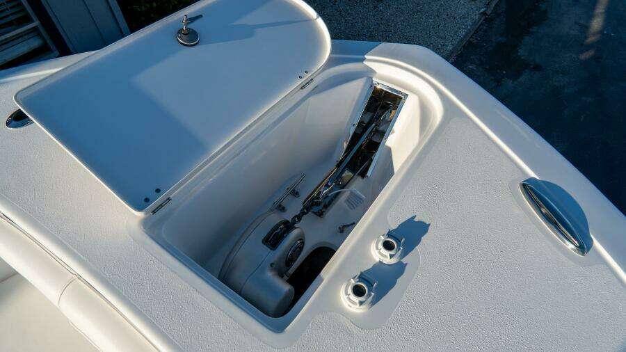 272 CC Adventure 27ft Tidewater Yacht For Sale