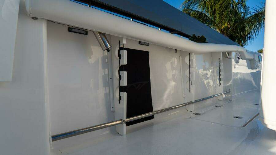 272 CC Adventure 27ft Tidewater Yacht For Sale