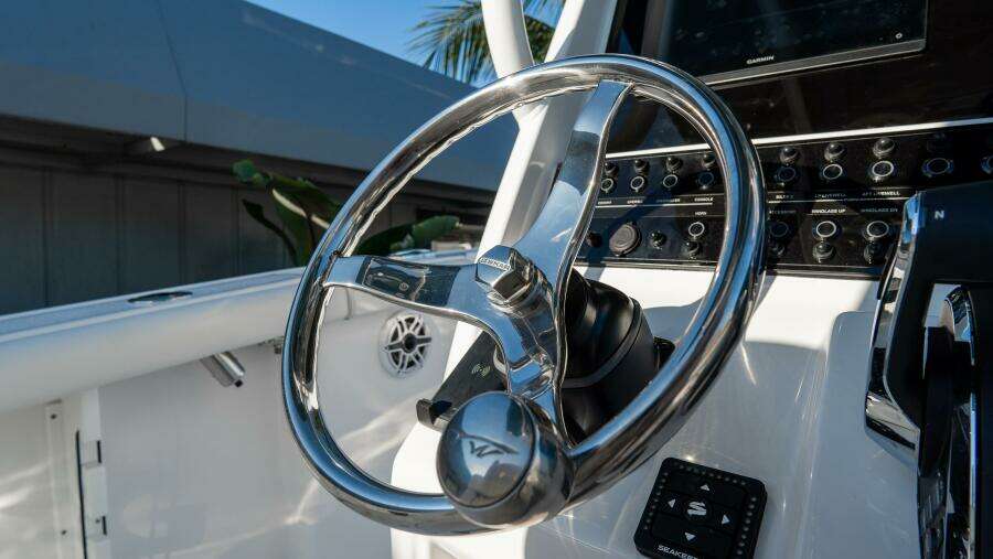 272 CC Adventure 27ft Tidewater Yacht For Sale