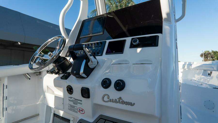 272 CC Adventure 27ft Tidewater Yacht For Sale