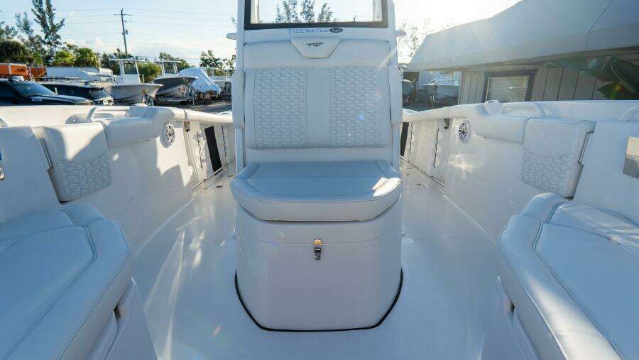 272 CC Adventure 27ft Tidewater Yacht For Sale