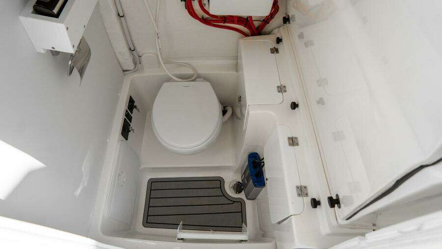 272 CC Adventure 27ft Tidewater Yacht For Sale