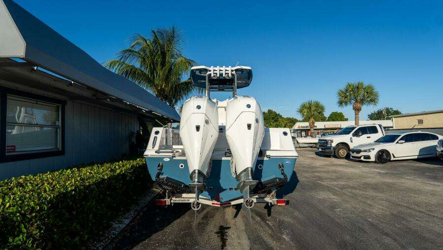 272 CC Adventure 27ft Tidewater Yacht For Sale