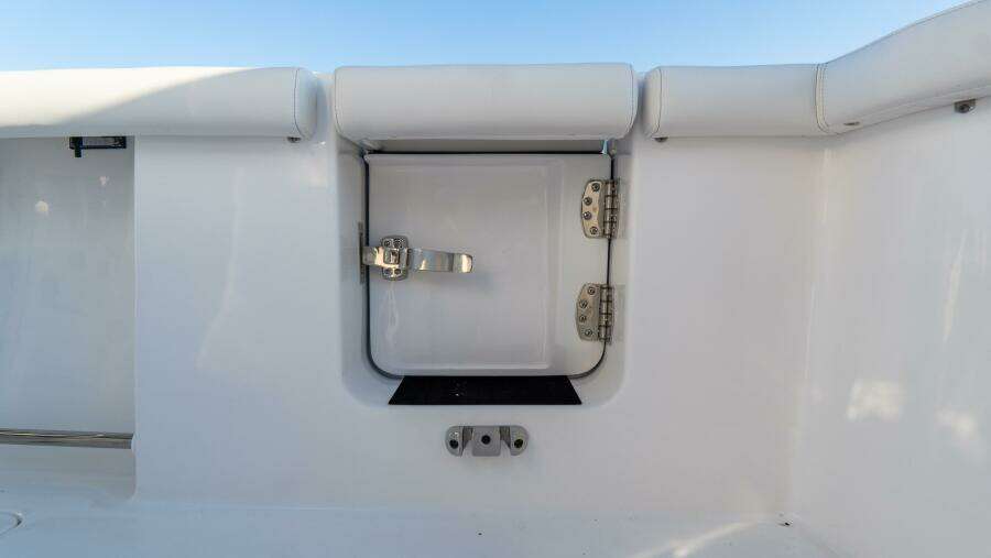 272 CC Adventure 27ft Tidewater Yacht For Sale