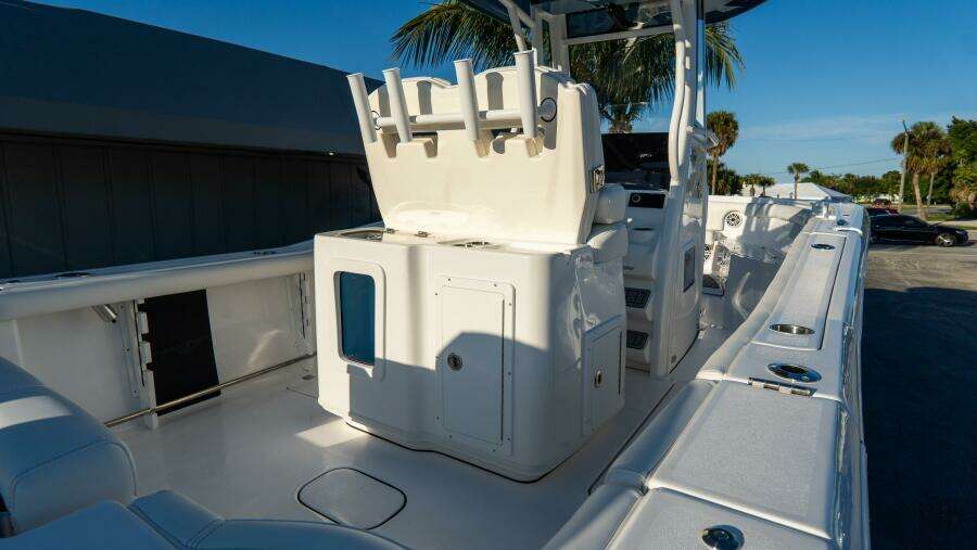 272 CC Adventure 27ft Tidewater Yacht For Sale