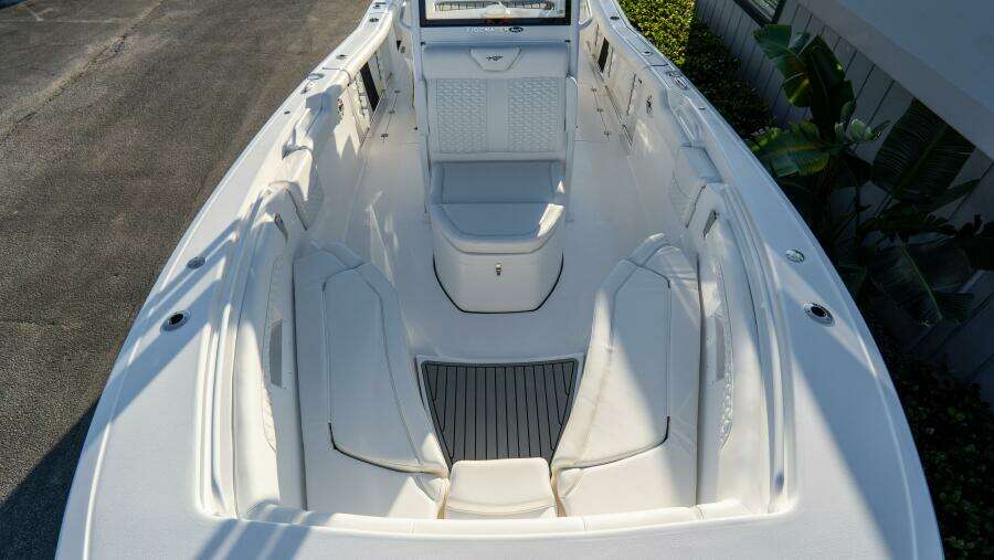 272 CC Adventure 27ft Tidewater Yacht For Sale
