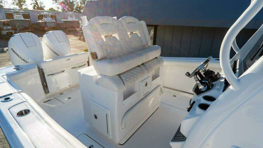272 CC Adventure 27ft Tidewater Yacht For Sale