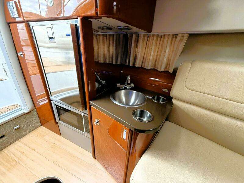 TIME OFF 31ft Formula Yacht For Sale