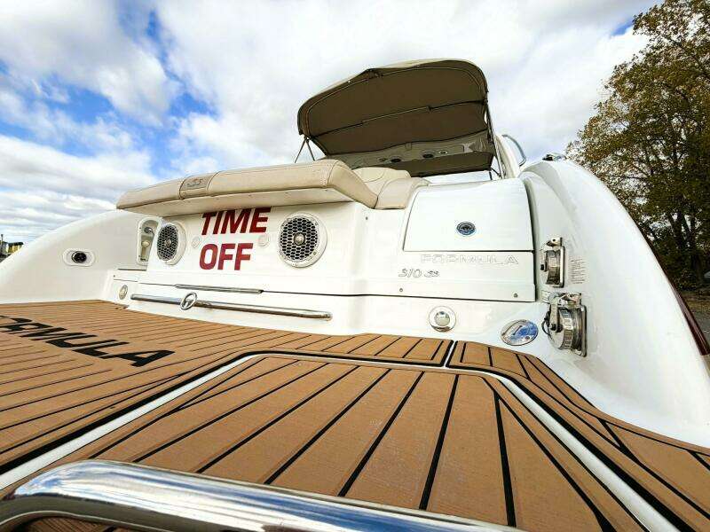TIME OFF 31ft Formula Yacht For Sale