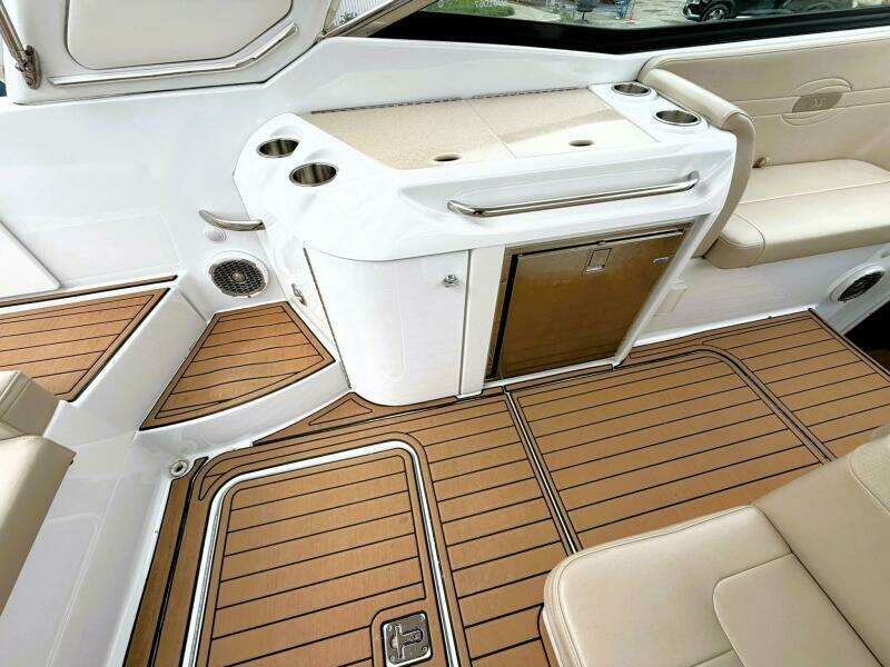 TIME OFF 31ft Formula Yacht For Sale