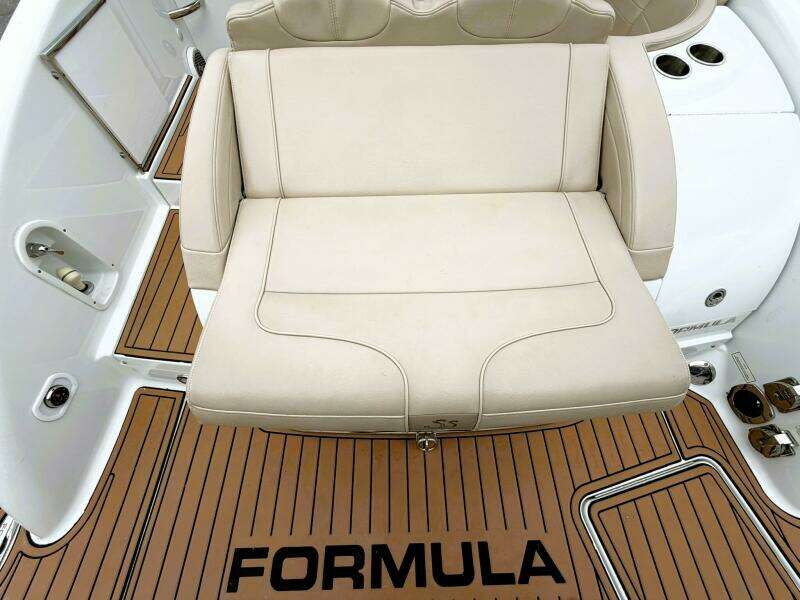 TIME OFF 31ft Formula Yacht For Sale
