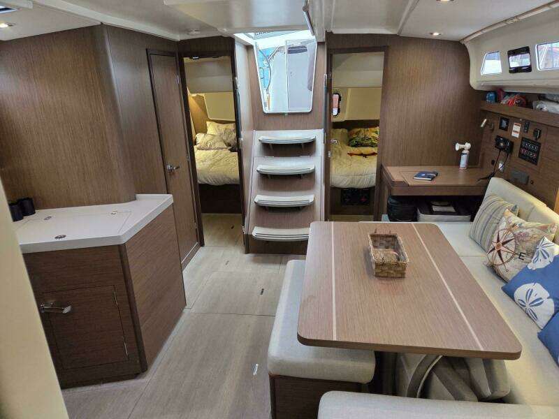 Salon Looking Aft