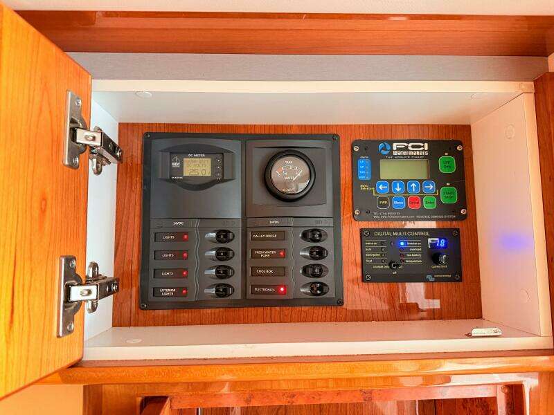 Noble One 50ft Riviera Yacht For Sale