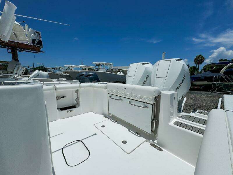 272 CC Adventure 27ft Tidewater Yacht For Sale