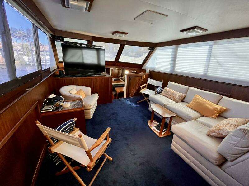 Rubber Ducky 48ft Hatteras Yacht For Sale