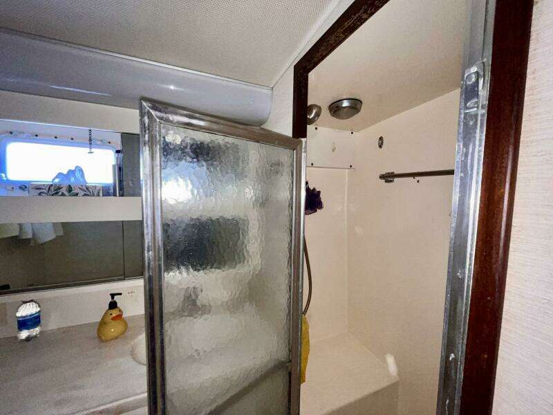 Rubber Ducky 48ft Hatteras Yacht For Sale