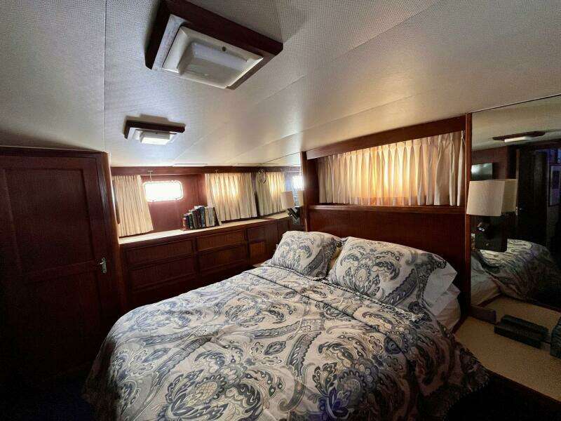 Rubber Ducky 48ft Hatteras Yacht For Sale