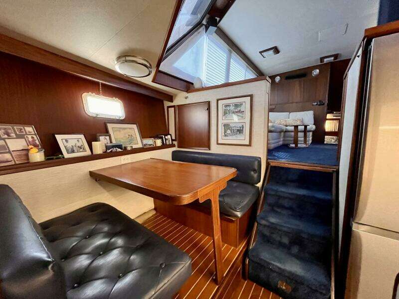 Rubber Ducky 48ft Hatteras Yacht For Sale