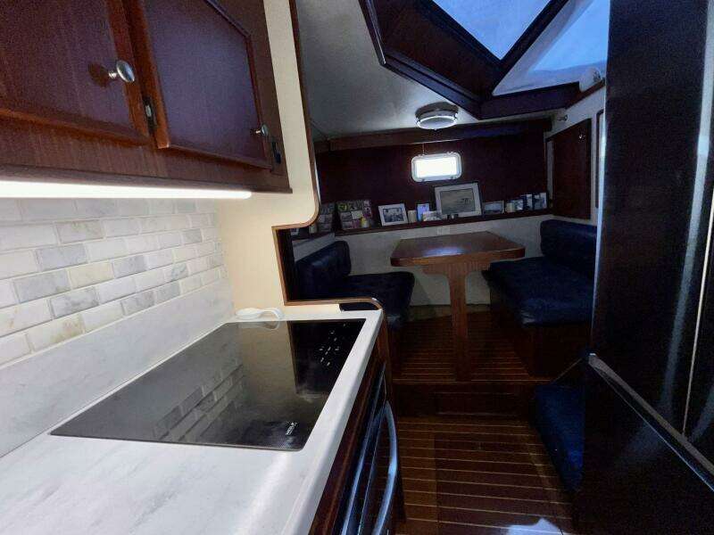 48ft Hatteras Yacht For Sale