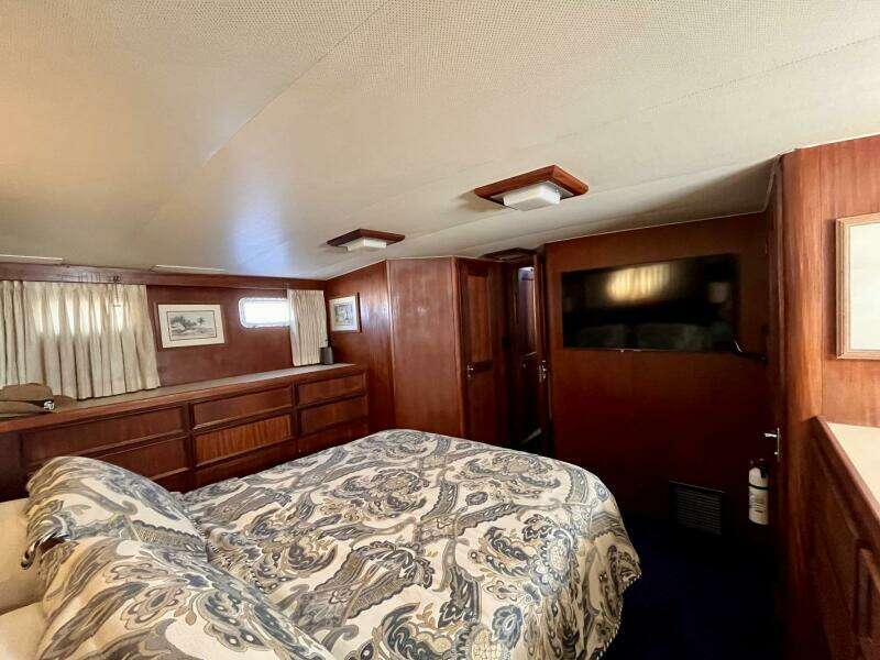 48ft Hatteras Yacht For Sale