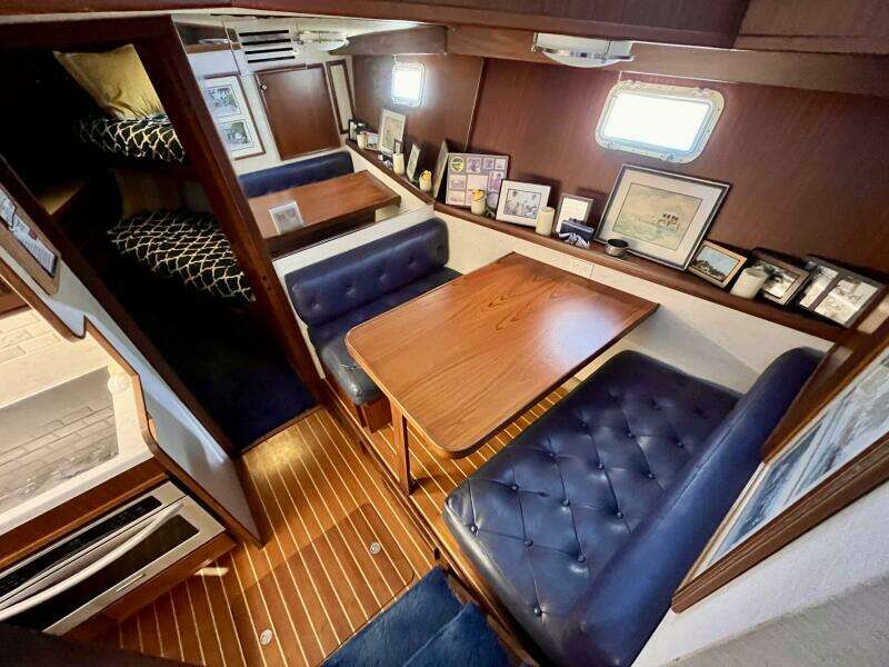 Rubber Ducky 48ft Hatteras Yacht For Sale