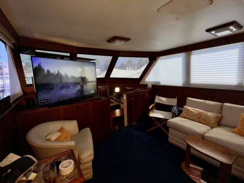 Rubber Ducky 48ft Hatteras Yacht For Sale