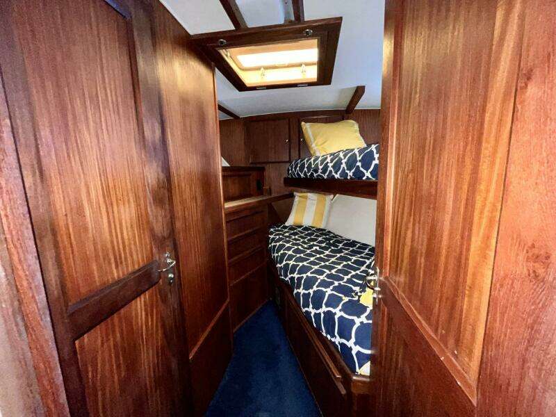 Rubber Ducky 48ft Hatteras Yacht For Sale