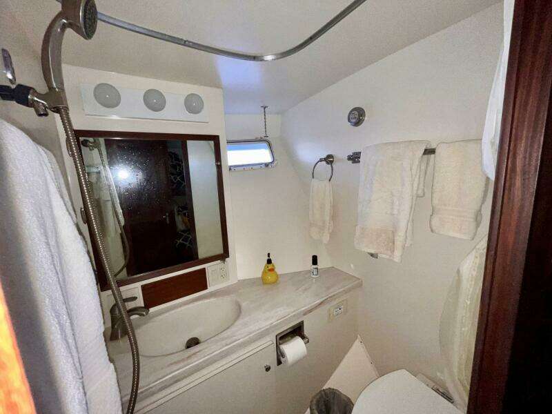 Rubber Ducky 48ft Hatteras Yacht For Sale