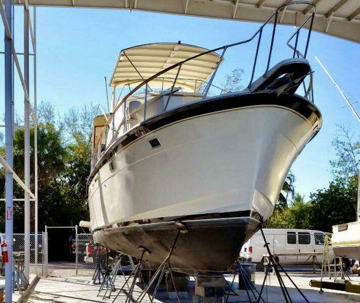 Rubber Ducky 48ft Hatteras Yacht For Sale