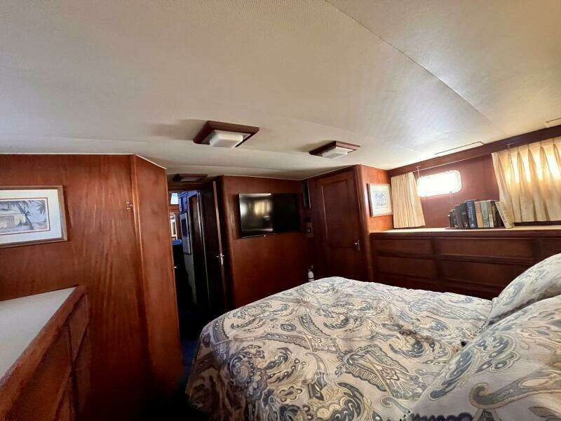 Rubber Ducky 48ft Hatteras Yacht For Sale