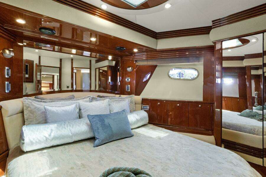 HER ENDEAVOUR 69ft Marquis Yacht For Sale
