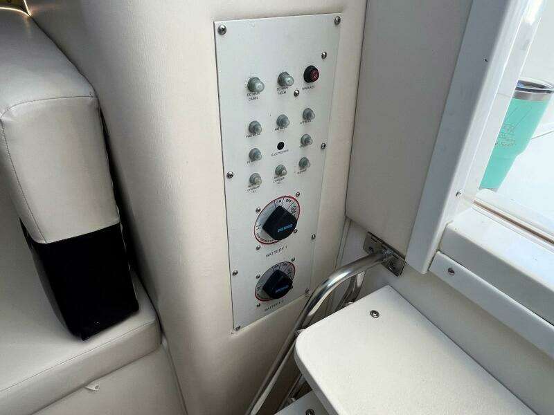 Equalizer 33ft Wellcraft Yacht For Sale