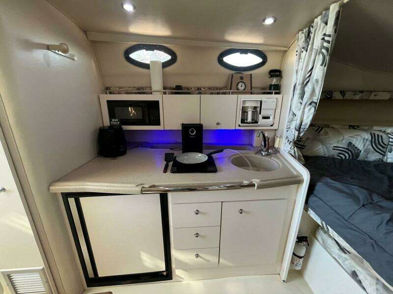 Equalizer 33ft Wellcraft Yacht For Sale