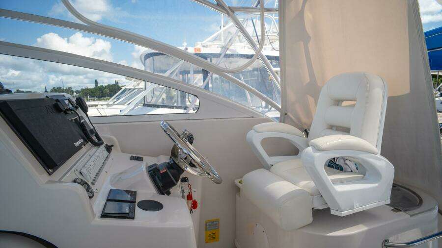 Just 4 Fun 32ft Pro Line Yacht For Sale
