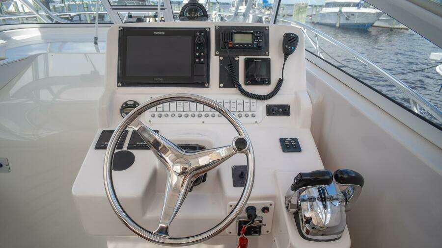 Just 4 Fun 32ft Pro Line Yacht For Sale