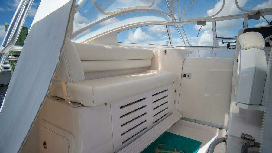 Just 4 Fun 32ft Pro Line Yacht For Sale