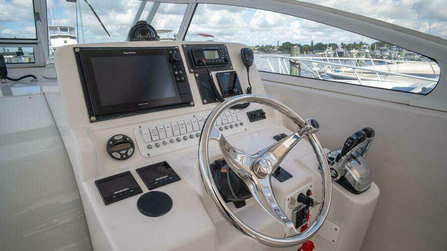 Just 4 Fun 32ft Pro Line Yacht For Sale