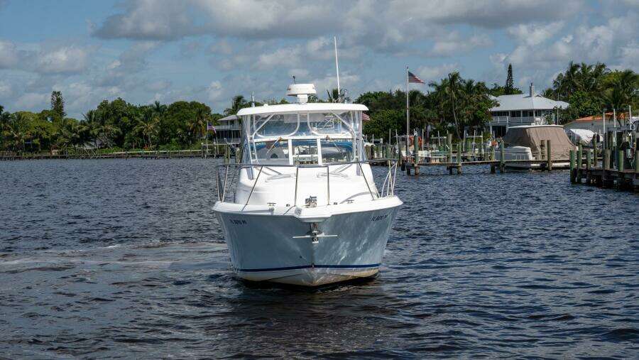 Just 4 Fun 32ft Pro Line Yacht For Sale