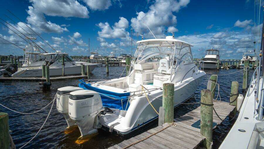 Just 4 Fun 32ft Pro Line Yacht For Sale