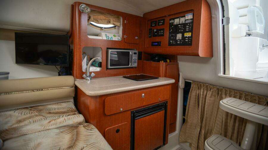 Just 4 Fun 32ft Pro Line Yacht For Sale