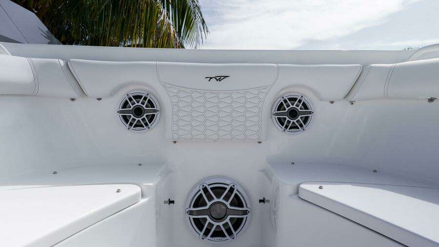 256 CC Adventure 25ft Tidewater Yacht For Sale