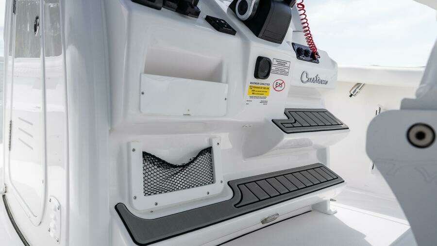 256 CC Adventure 25ft Tidewater Yacht For Sale