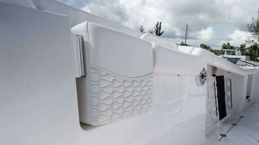 256 CC Adventure 25ft Tidewater Yacht For Sale