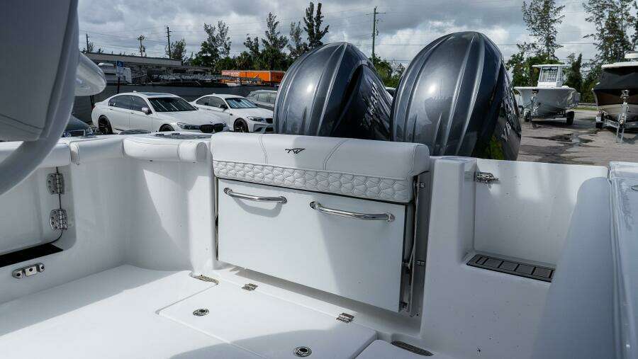 256 CC Adventure 25ft Tidewater Yacht For Sale