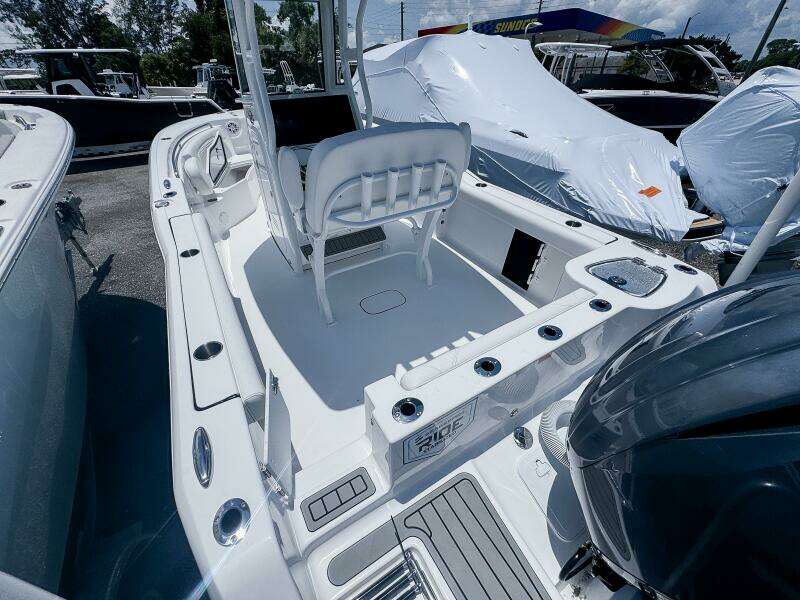 232 CC Adventure 23ft Tidewater Yacht For Sale
