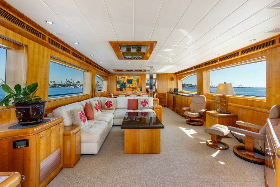 REVERIE 98ft Horizon Yacht For Sale