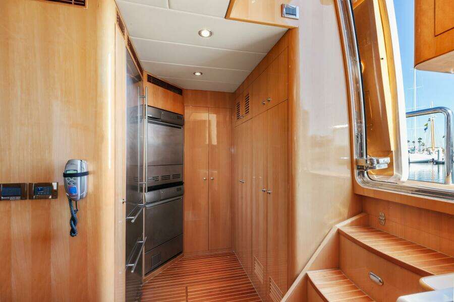 REVERIE 98ft Horizon Yacht For Sale