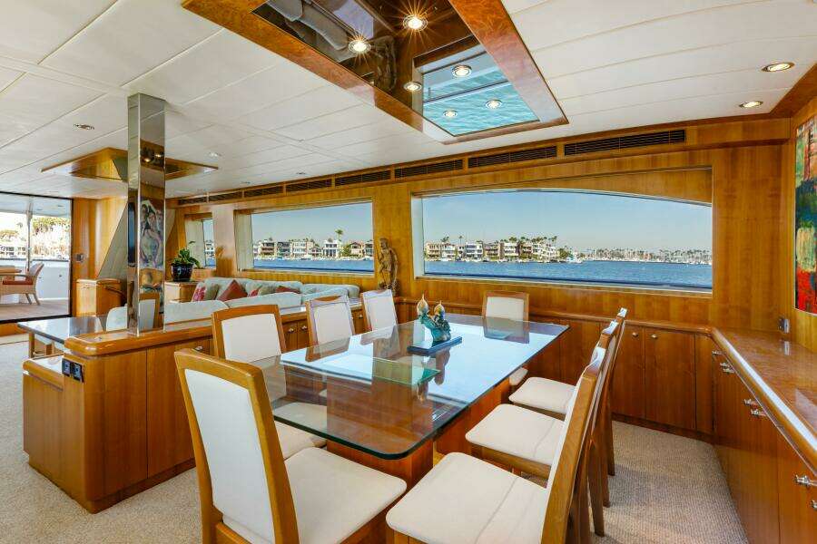 REVERIE 98ft Horizon Yacht For Sale