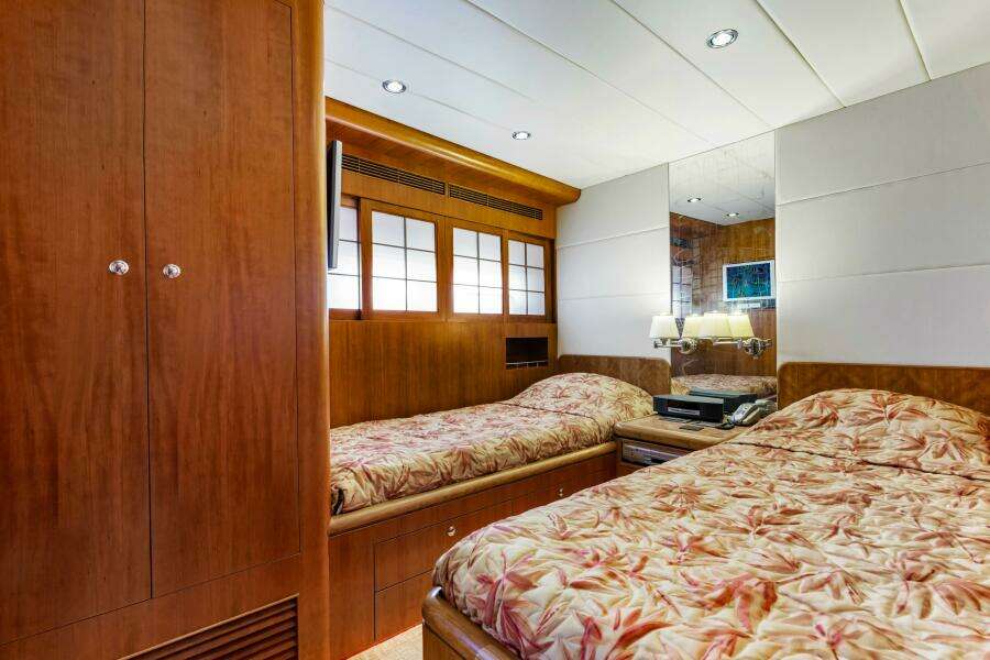 REVERIE 98ft Horizon Yacht For Sale