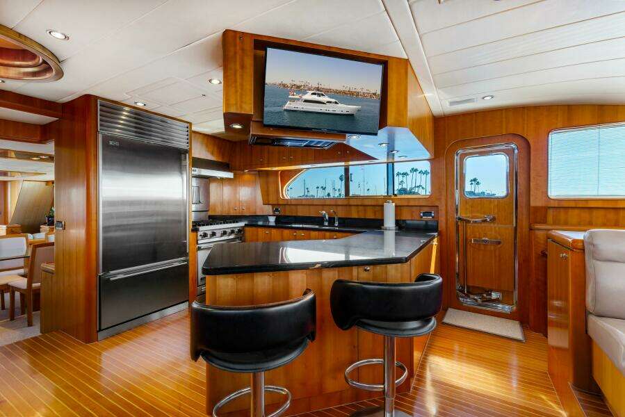 REVERIE 98ft Horizon Yacht For Sale